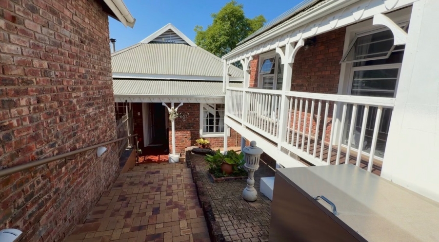 7 Bedroom Property for Sale in Heather Park Western Cape